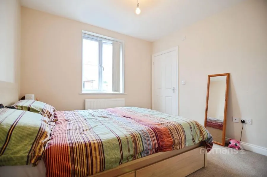 Queens Road, Farnborough, GU14, photo 7
