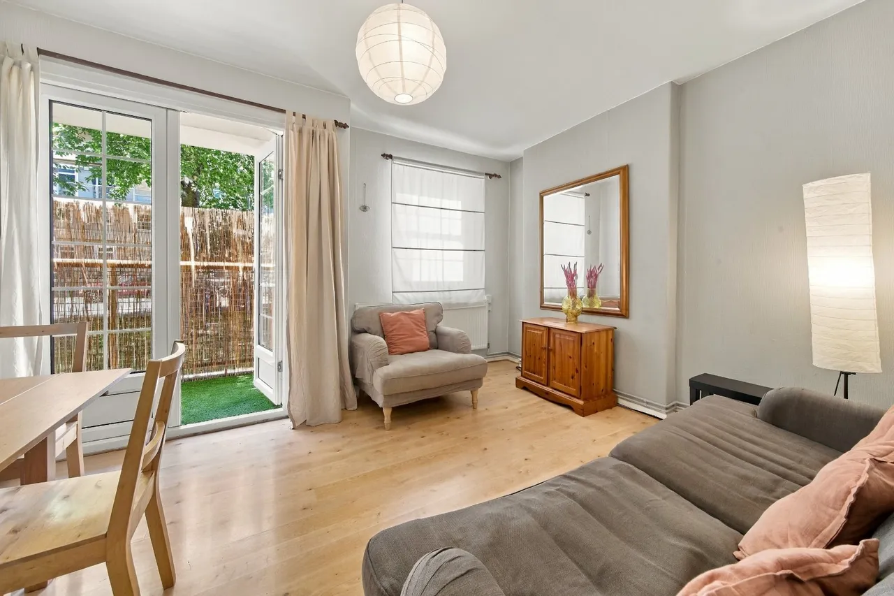2 bed flat for sale, Worsopp Drive, Clapham, SW4