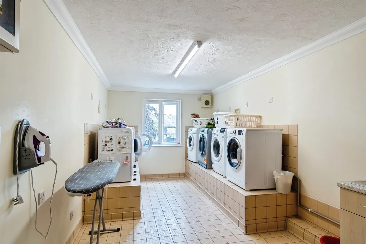 Gladstone Road, Chippenham, photo 6