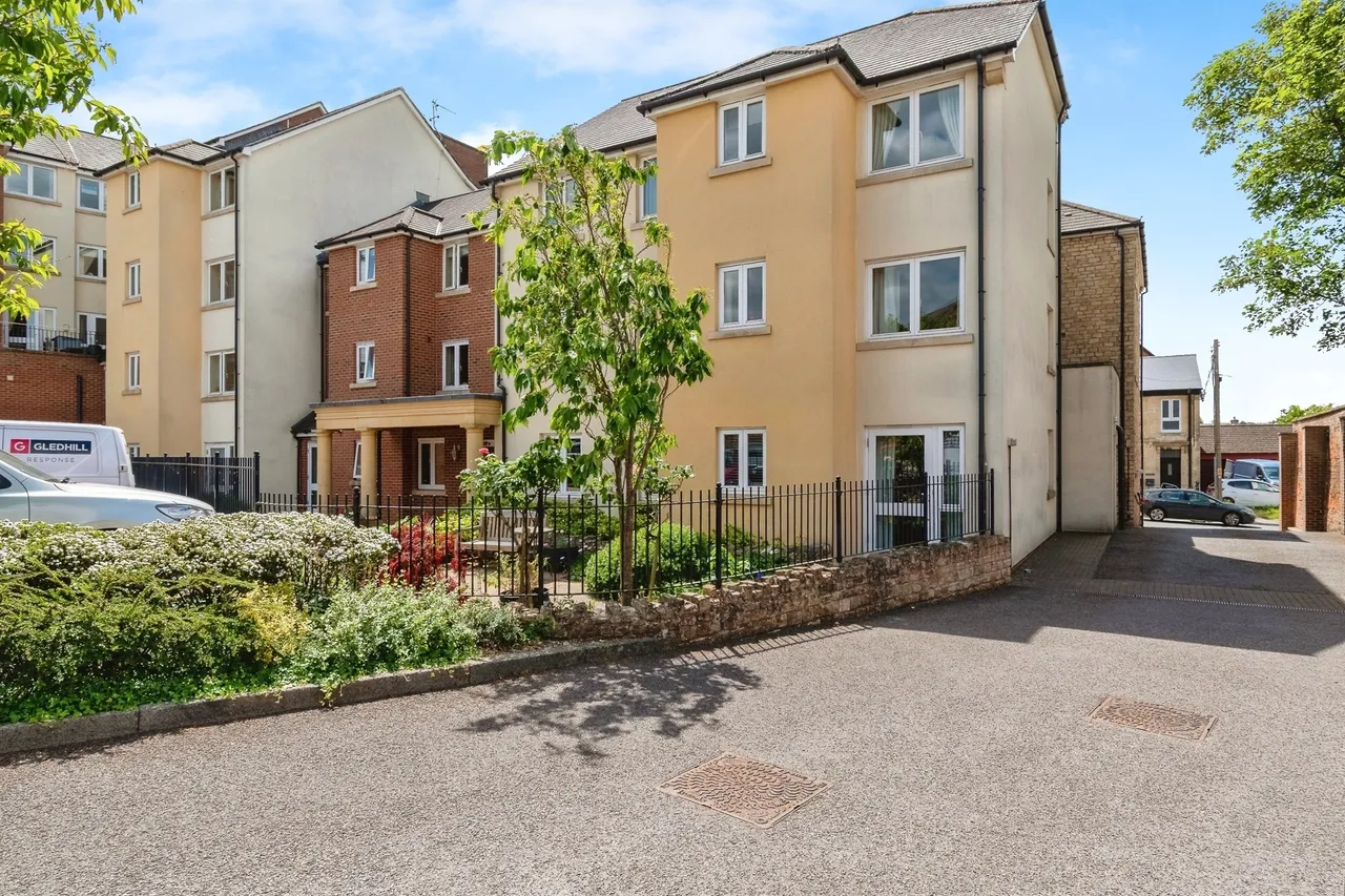 Gladstone Road, Chippenham, photo 12