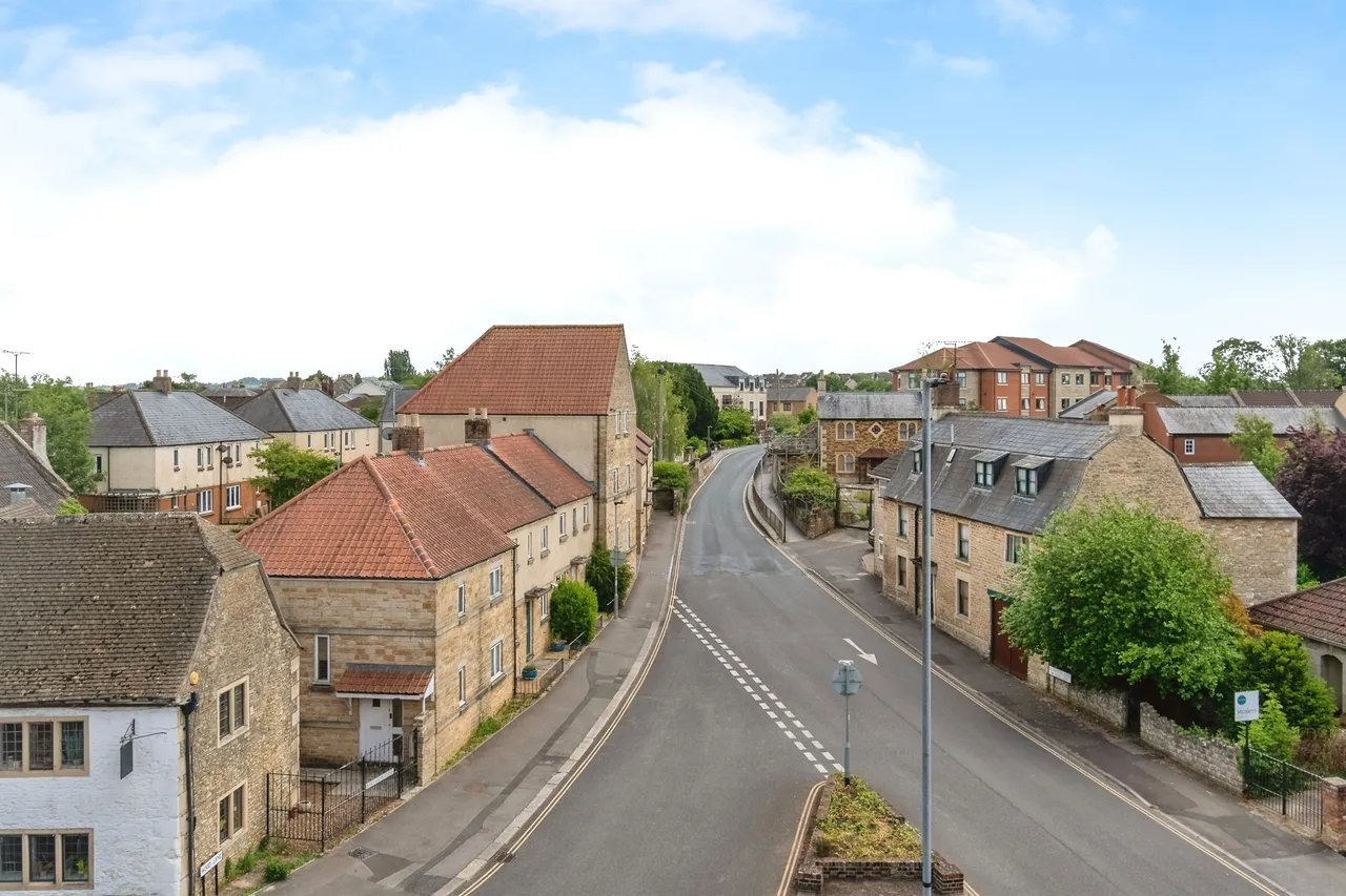 Gladstone Road, Chippenham, photo 7