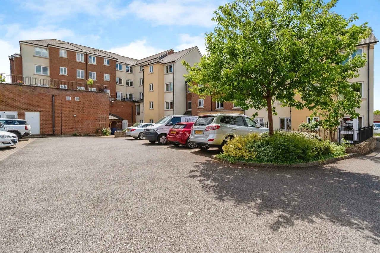 Gladstone Road, Chippenham, photo 9