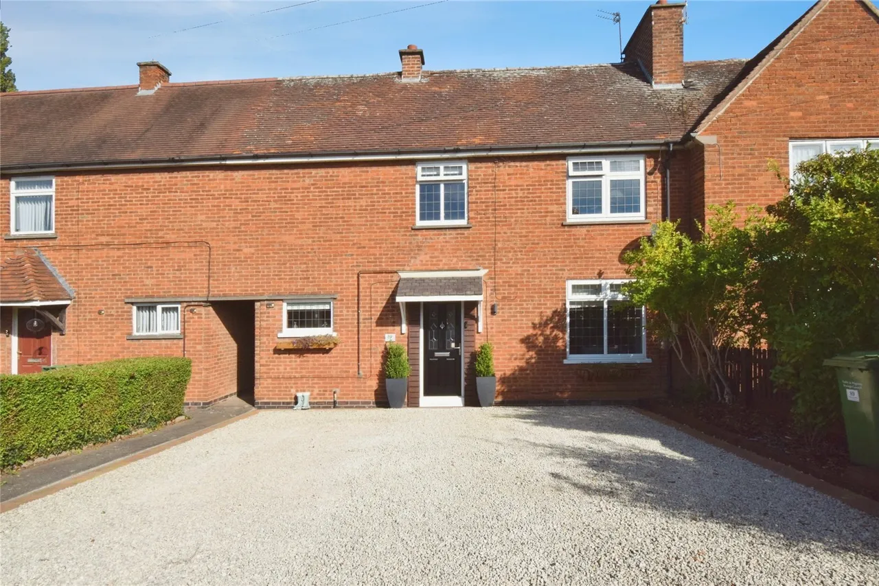 3 bed house for sale, Central Avenue, Wigston, LE18
