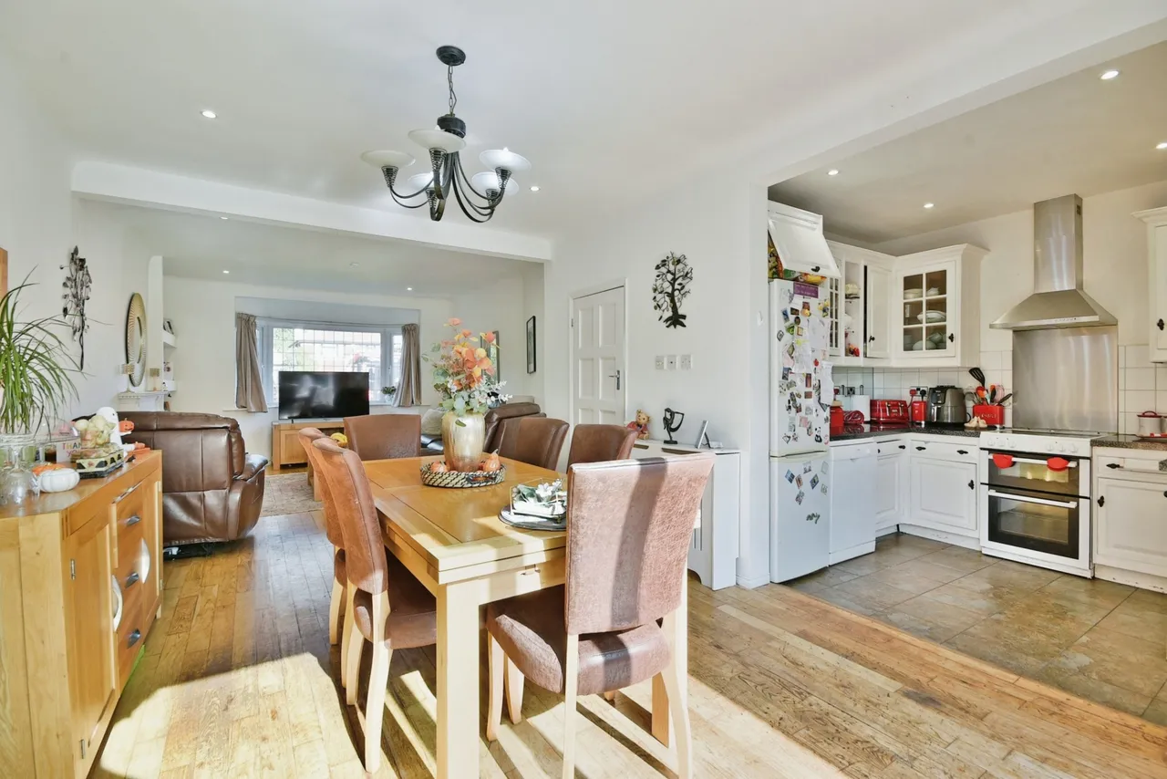 3 bed house for sale, Winn Road, London, SE12