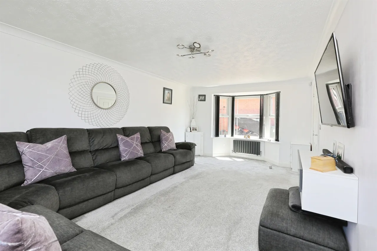 Water Fir Drive, Harworth, Doncaster, photo 3