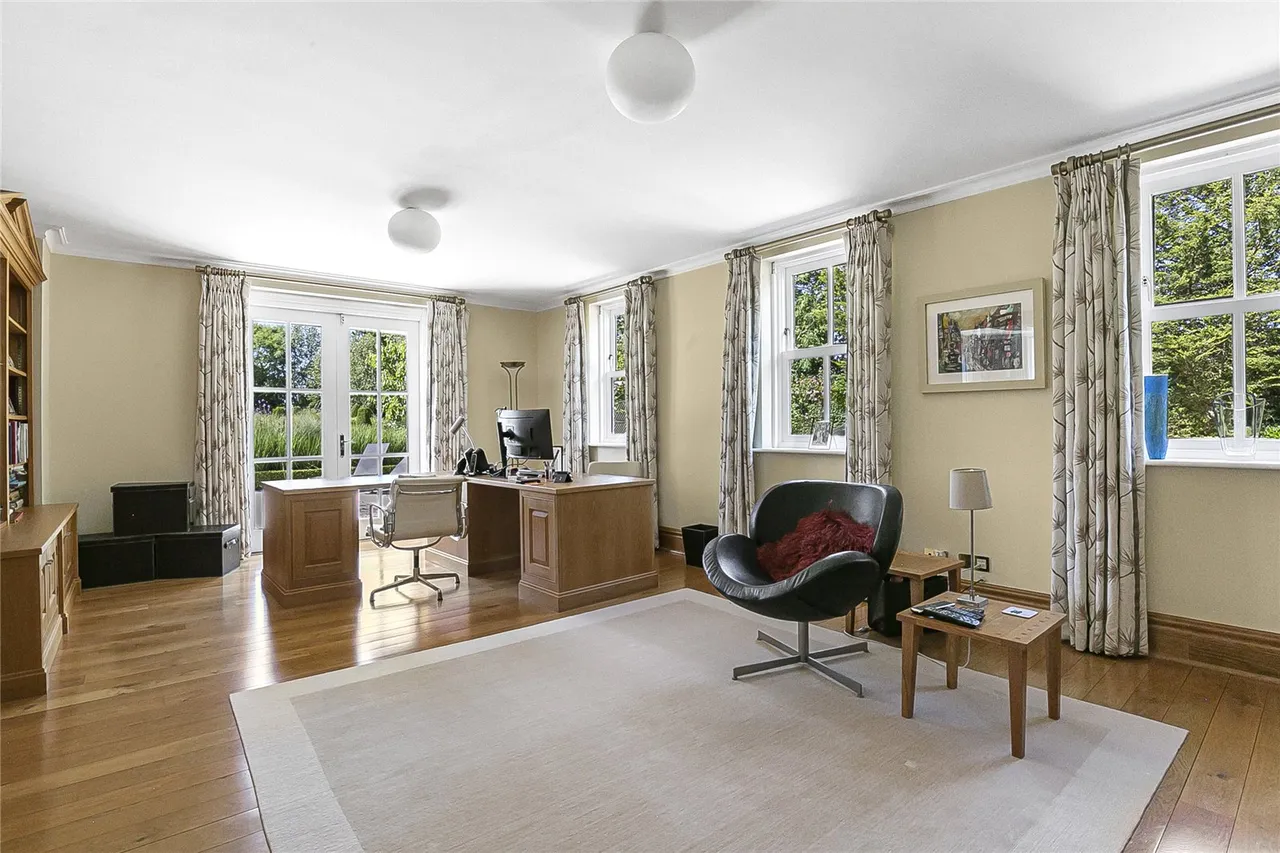 Wild Hill Road, Woodside, Hertfordshire, AL9 6DD, photo 21