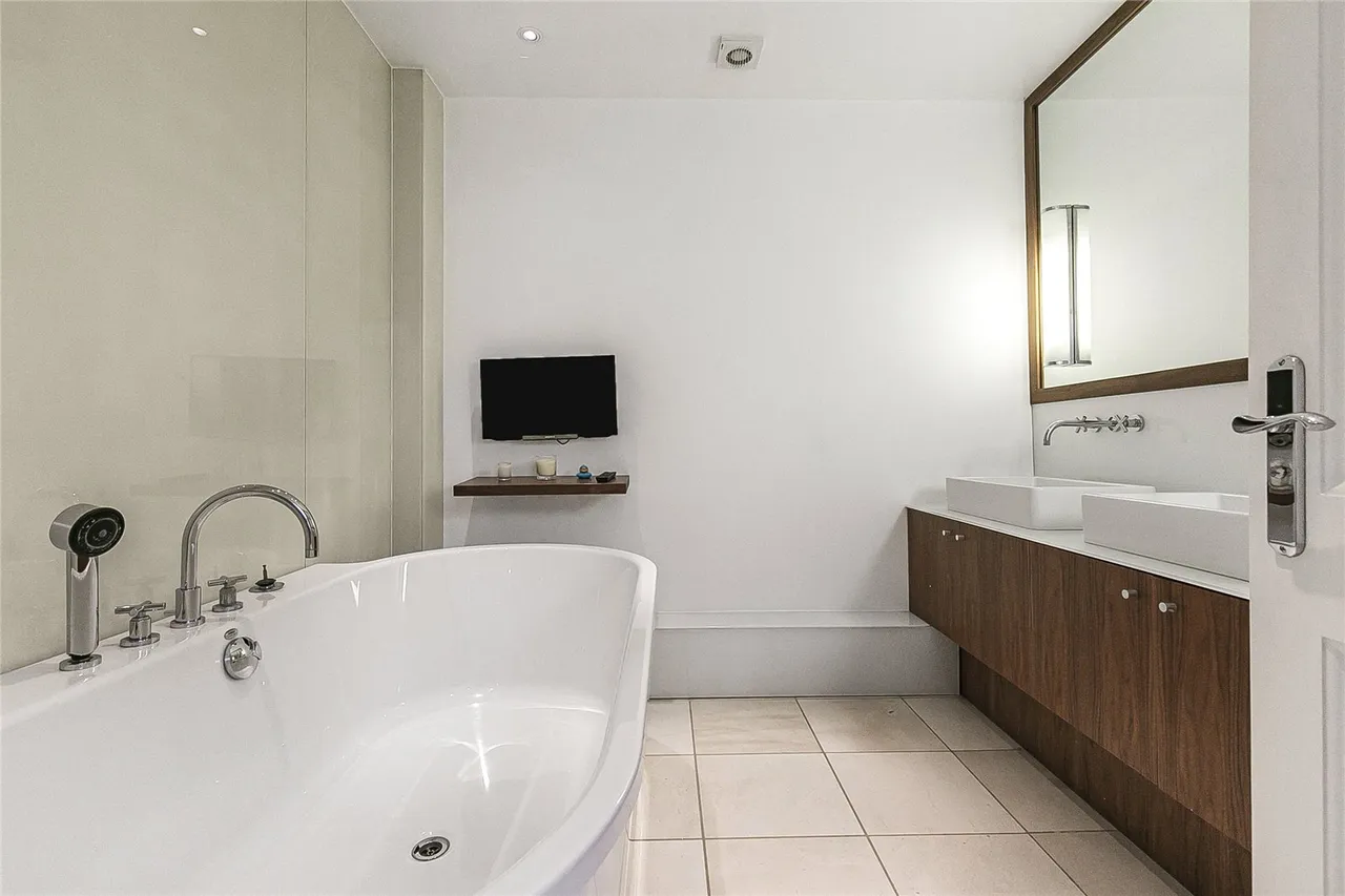 Wild Hill Road, Woodside, Hertfordshire, AL9 6DD, photo 33
