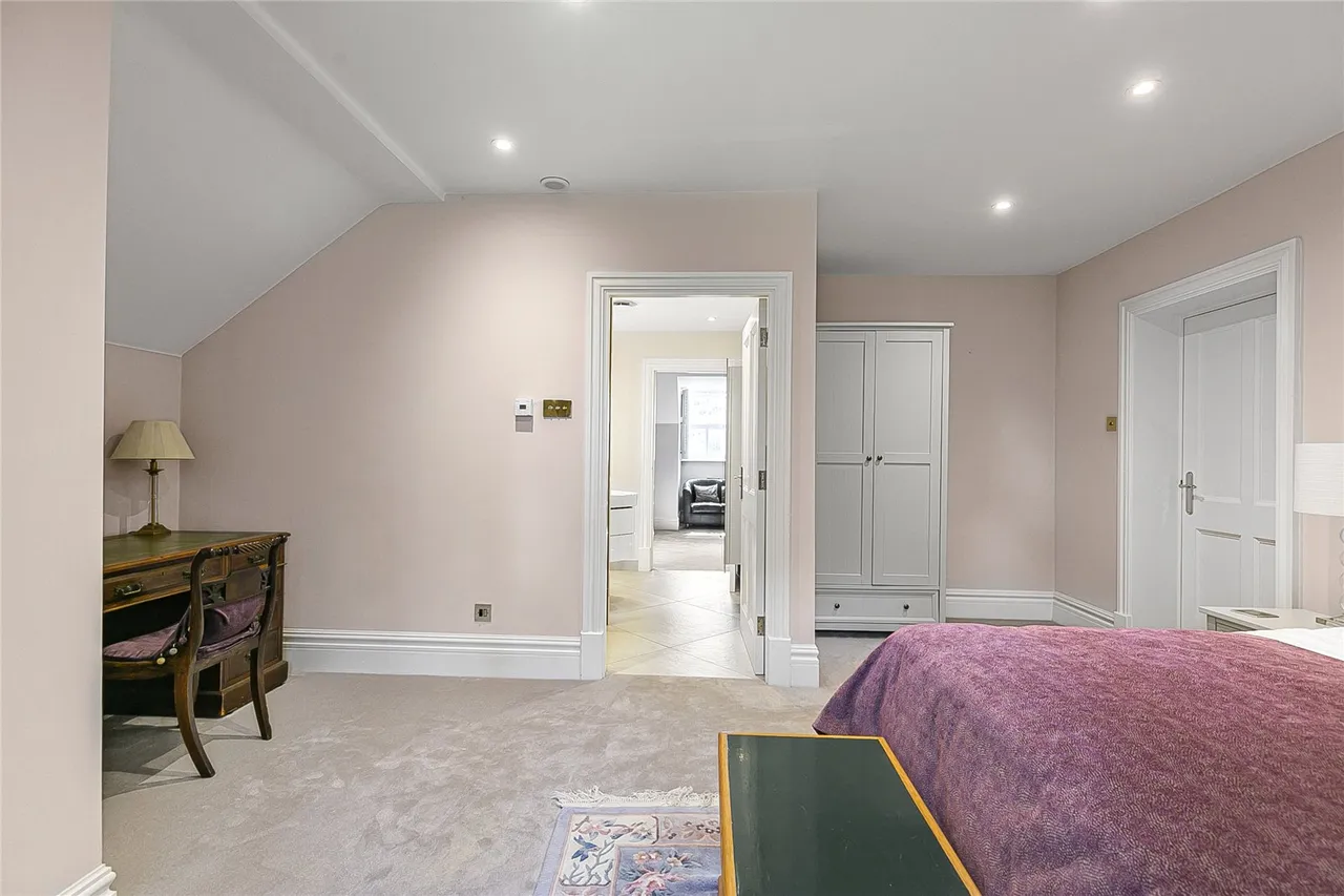 Wild Hill Road, Woodside, Hertfordshire, AL9 6DD, photo 37