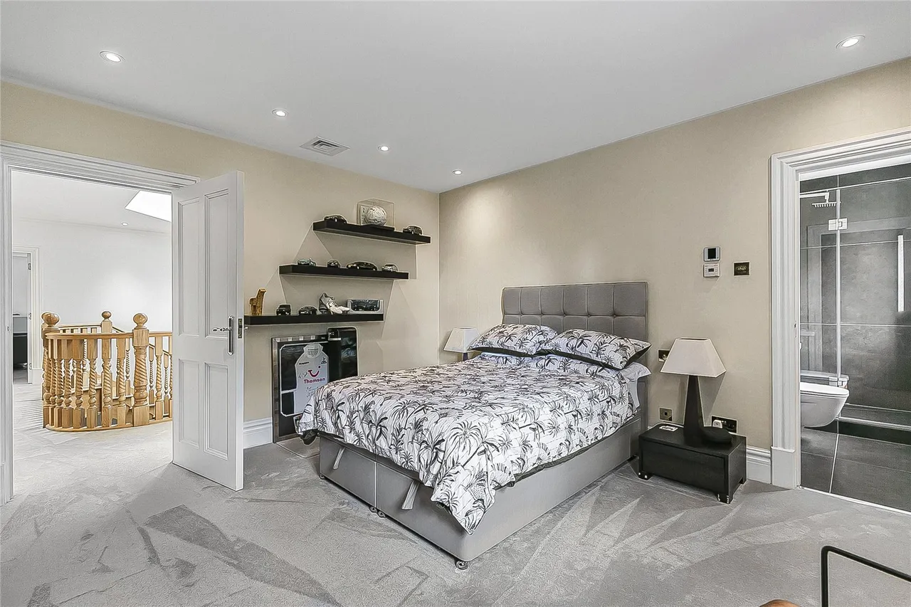 Wild Hill Road, Woodside, Hertfordshire, AL9 6DD, photo 39