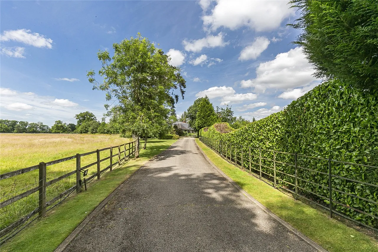 Wild Hill Road, Woodside, Hertfordshire, AL9 6DD, photo 6
