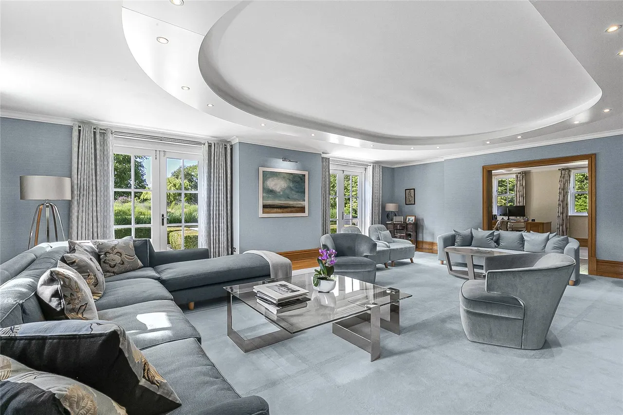 Wild Hill Road, Woodside, Hertfordshire, AL9 6DD, photo 5