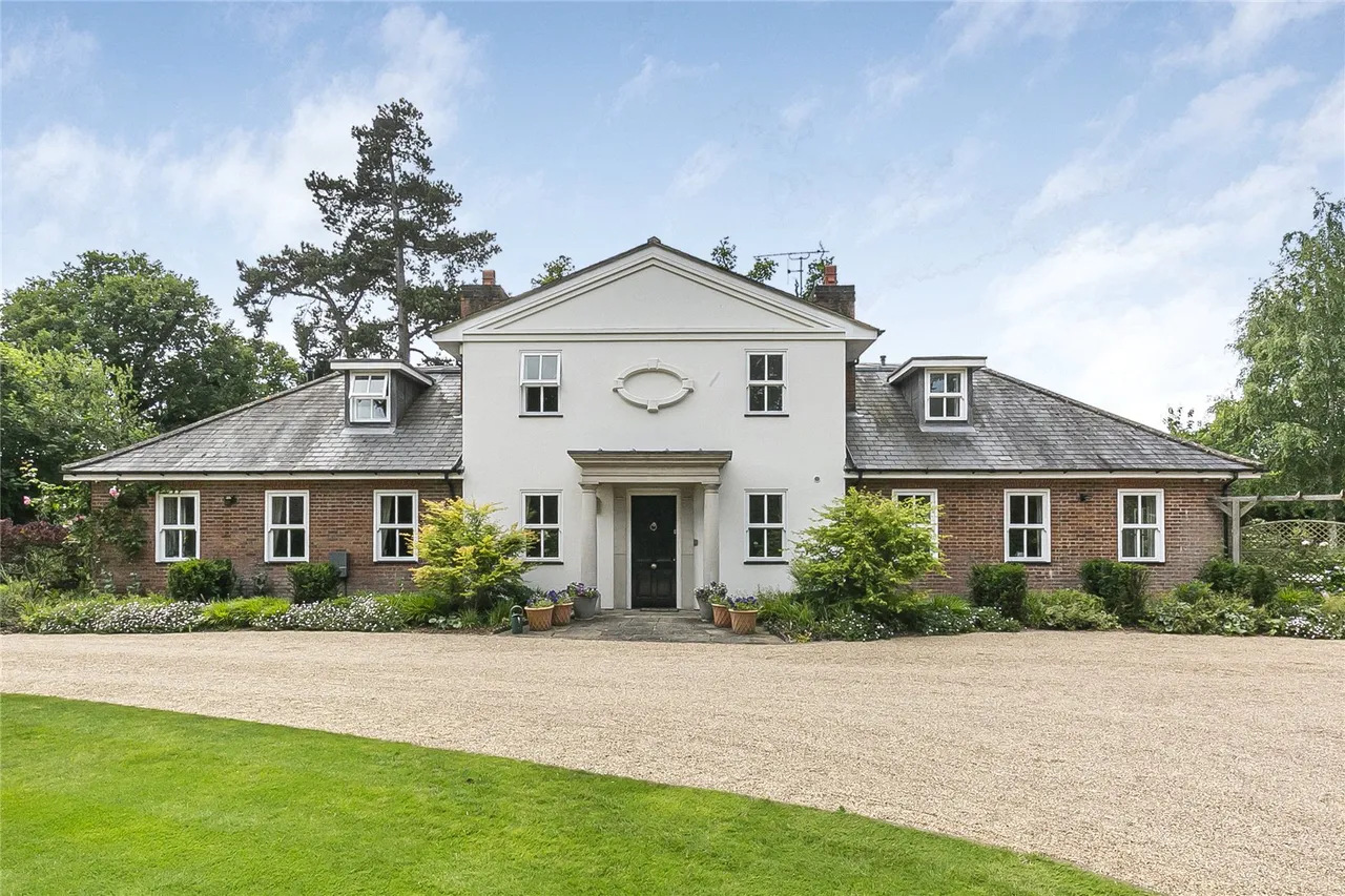 6 bed house for sale — Wild Hill Road, Woodside, Hertfordshire, AL9 6DD