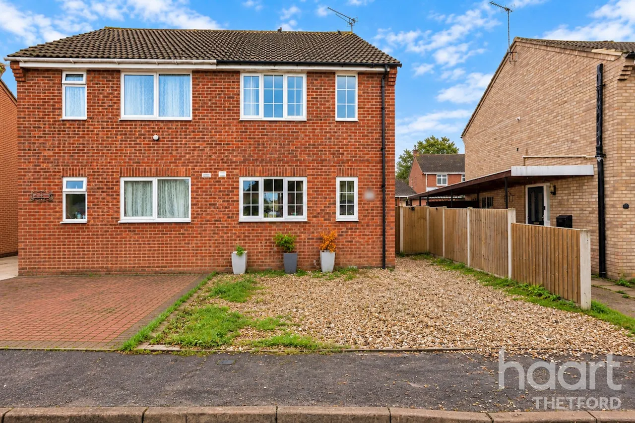 3 bed house for sale, Sturdee Close, Thetford, IP24