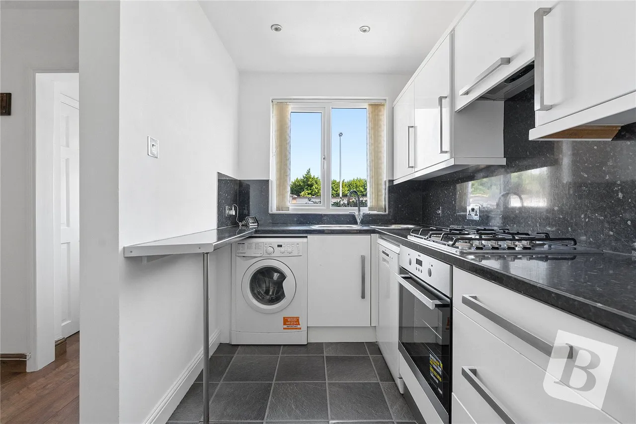 Latimer Drive, Basildon, SS15, photo 9