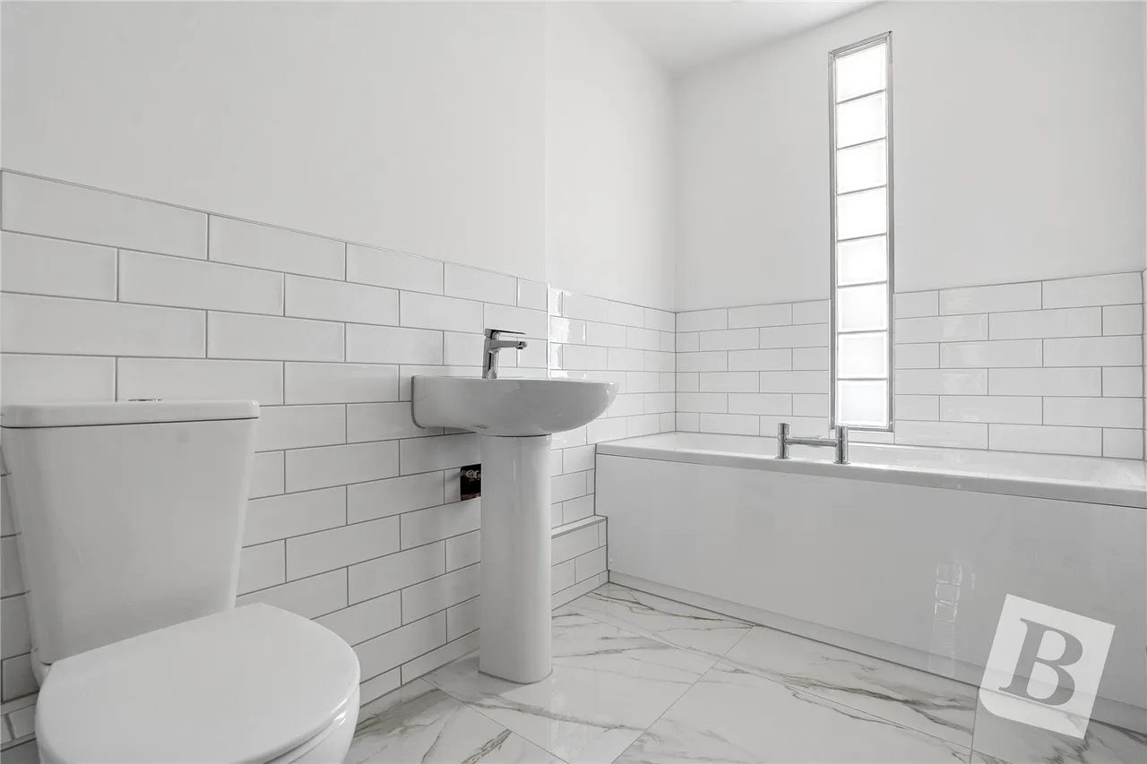 Latimer Drive, Basildon, SS15, photo 6