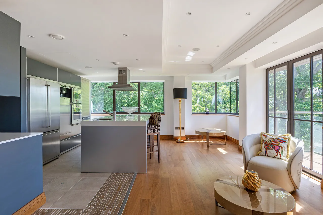 Charters Road, Sunningdale, Berkshire, photo 11