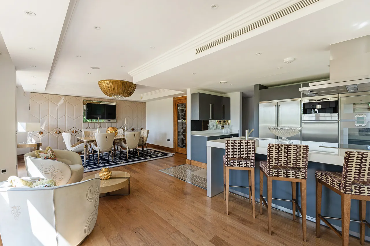 Charters Road, Sunningdale, Berkshire, photo 10