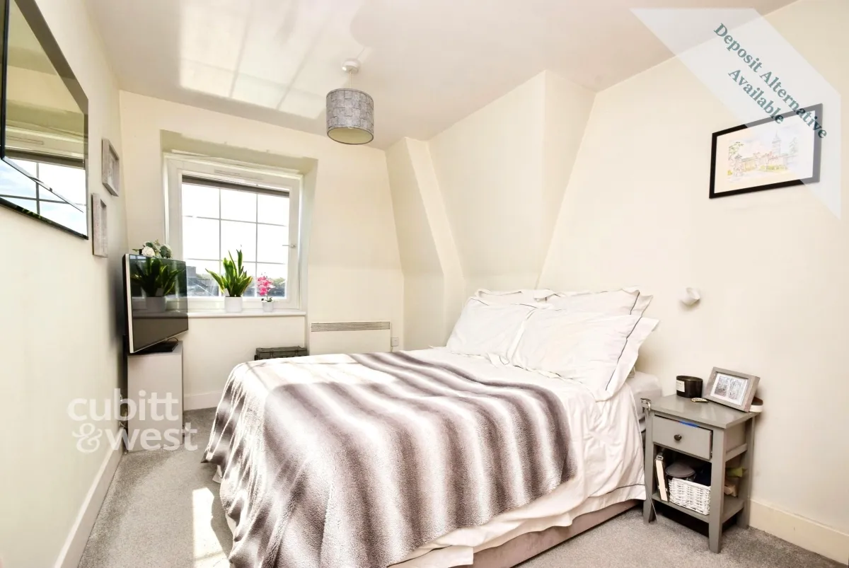 2 bed flat to rent, Station Approach, Epsom, KT19