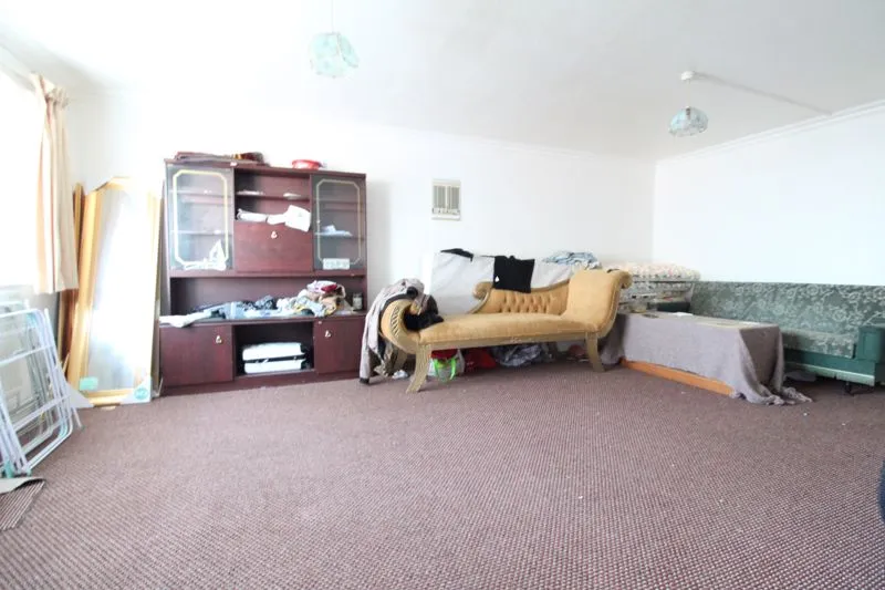 Essex Close, Luton LU1 3EJ, photo 4