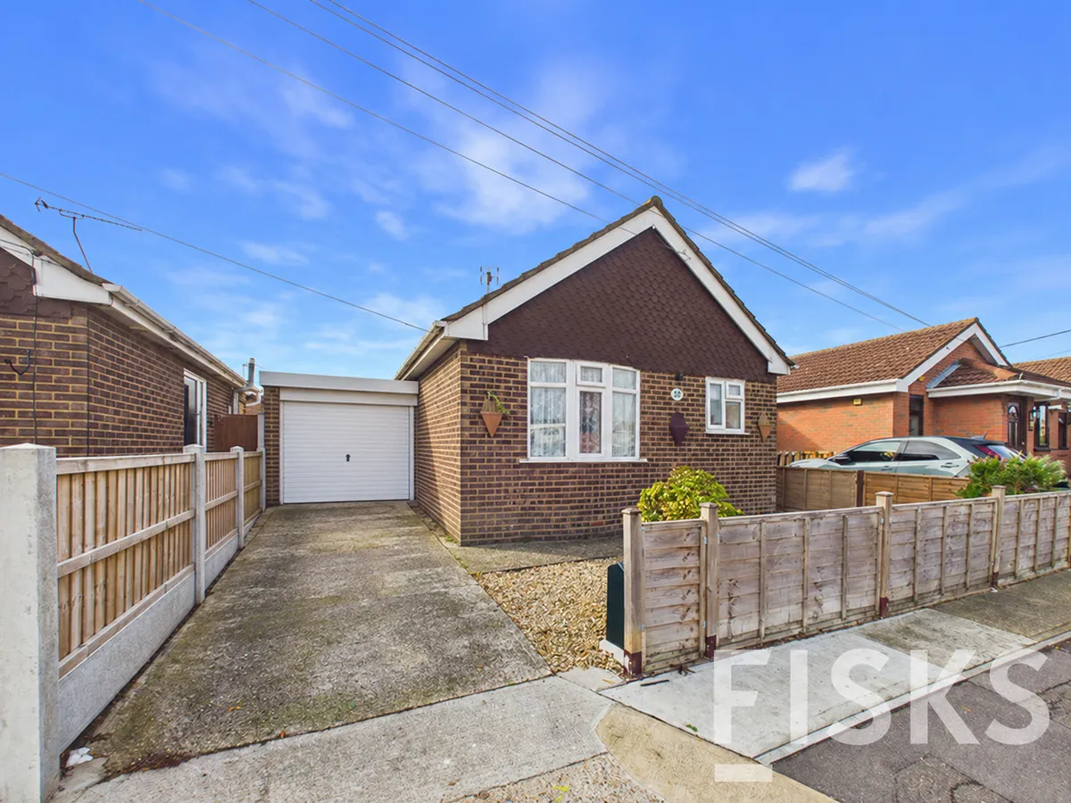 1 bed house for sale, Urmond Road, Canvey Island, SS8