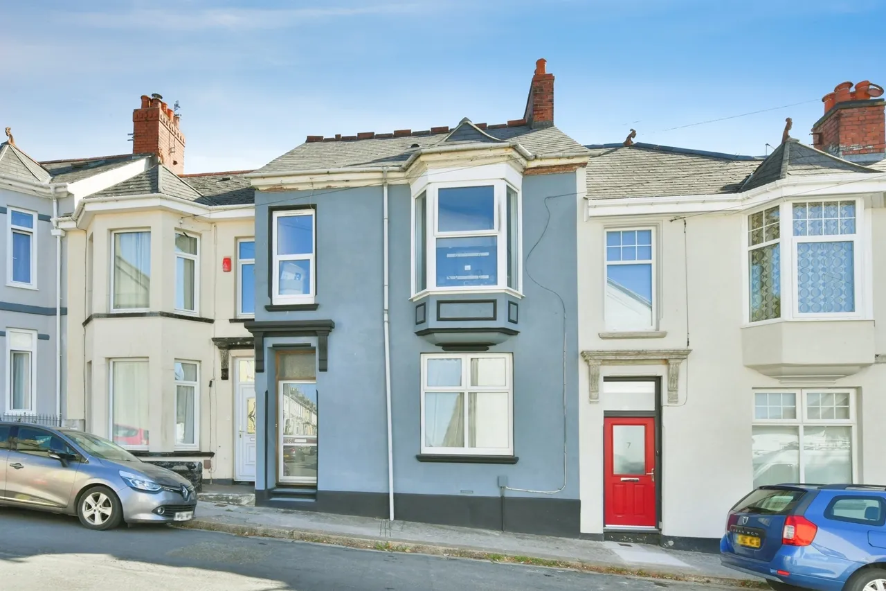 2 bed house for sale — Victoria Avenue, Plymouth