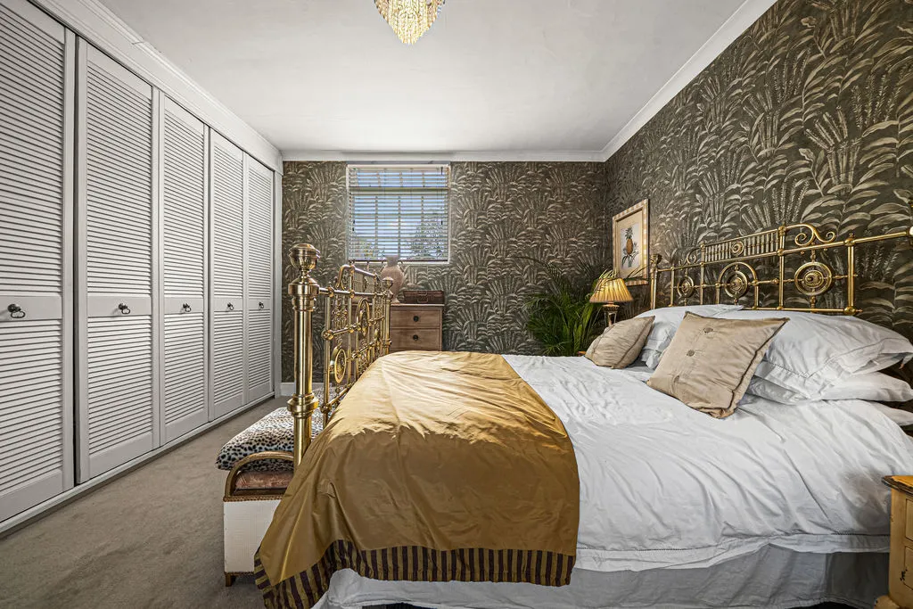 Woburn Hill, Addlestone, KT15, photo 10