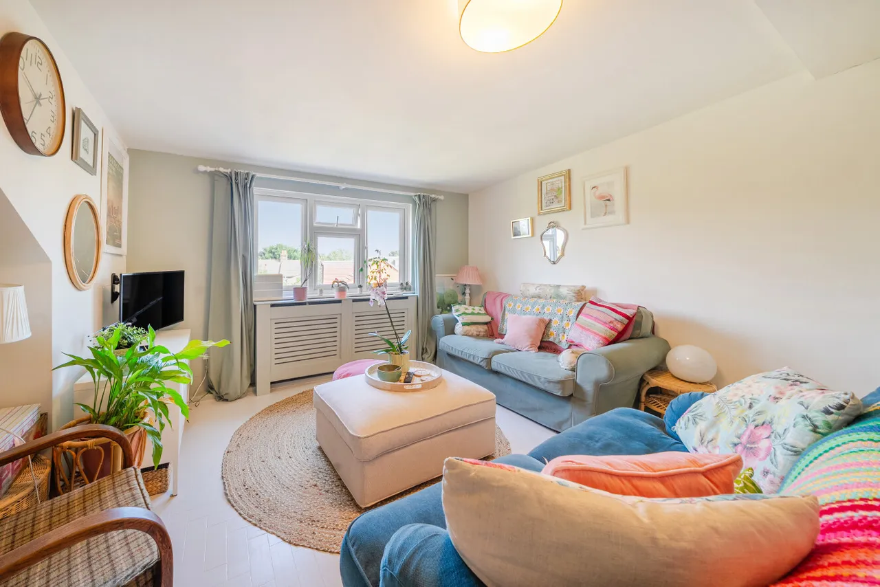 3 bed flat for sale — Courtney Road, Colliers Wood, London, SW19