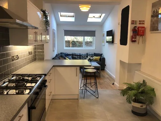 7 bed house to rent, Whitby Road, Fallowfield, M14