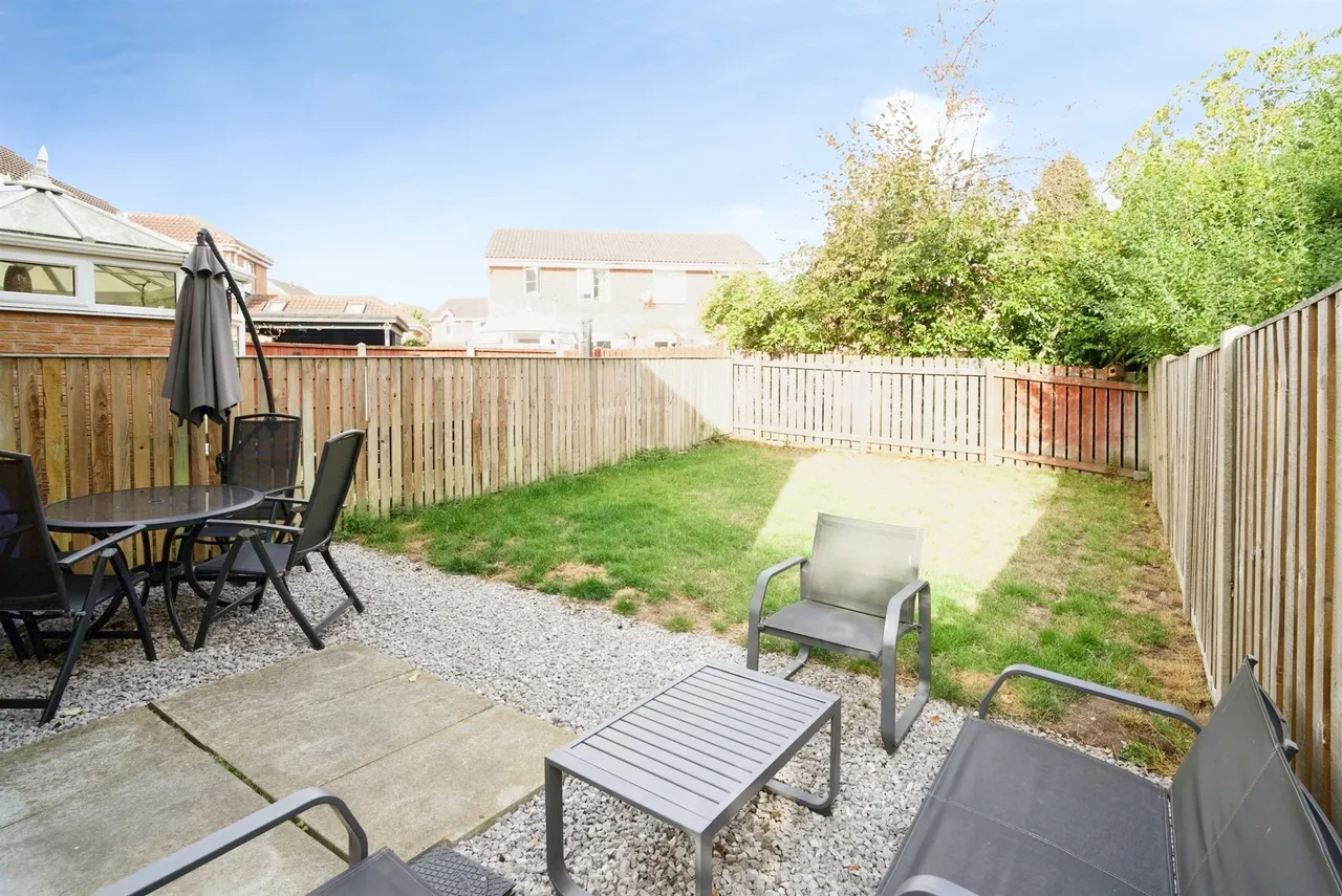 Manor Fields, Great Houghton, Barnsley, photo 4