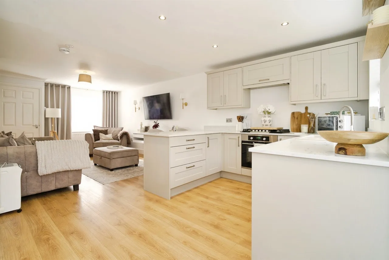 Manor Fields, Great Houghton, Barnsley, photo 2