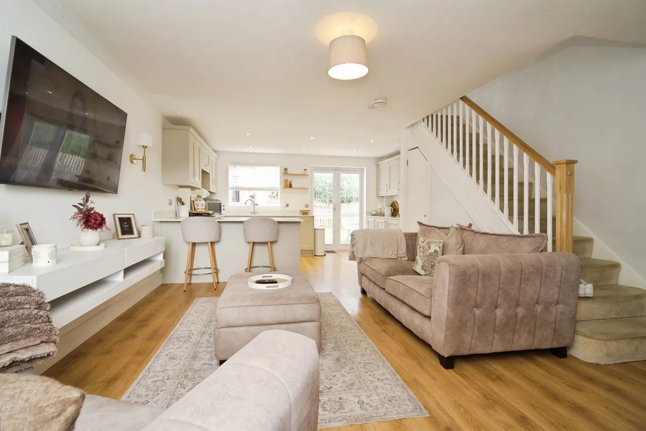 Manor Fields, Great Houghton, Barnsley, photo 6