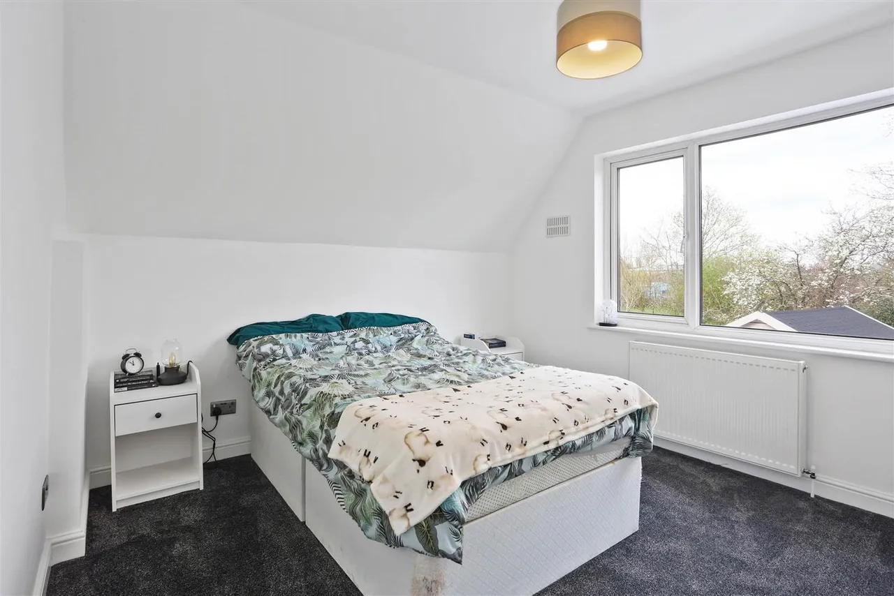 Gander Green Lane, Cheam, SM3, photo 22
