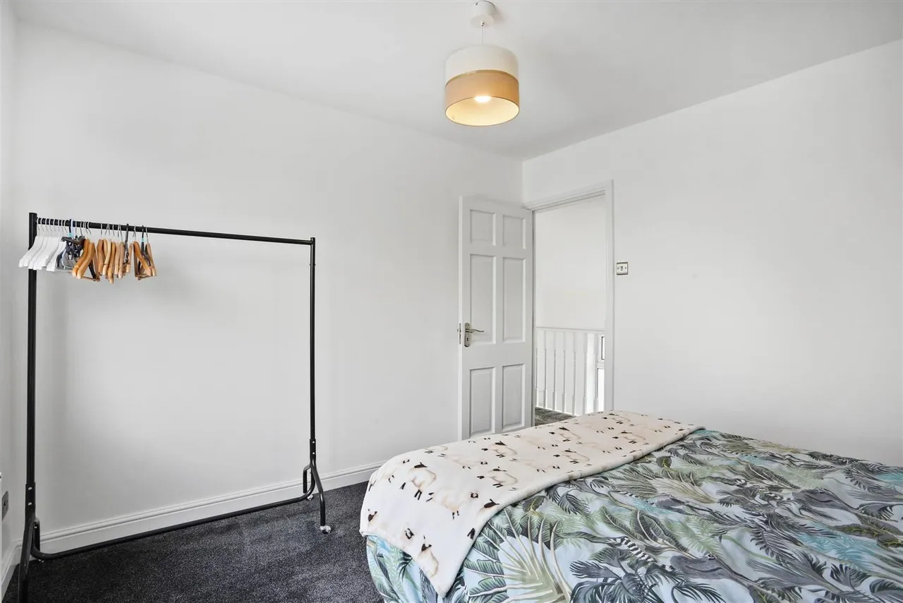 Gander Green Lane, Cheam, SM3, photo 21