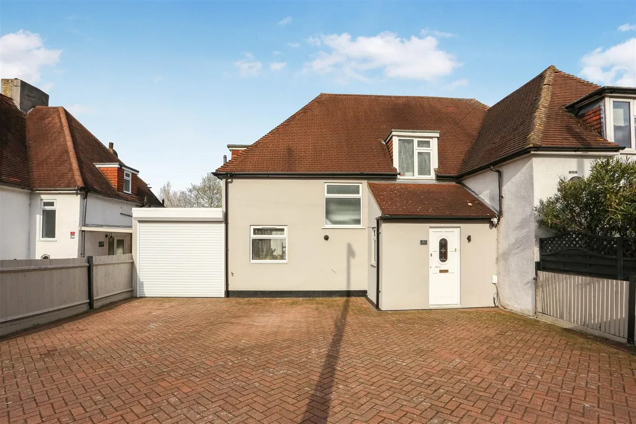 3 bed house for sale, Gander Green Lane, Cheam, SM3