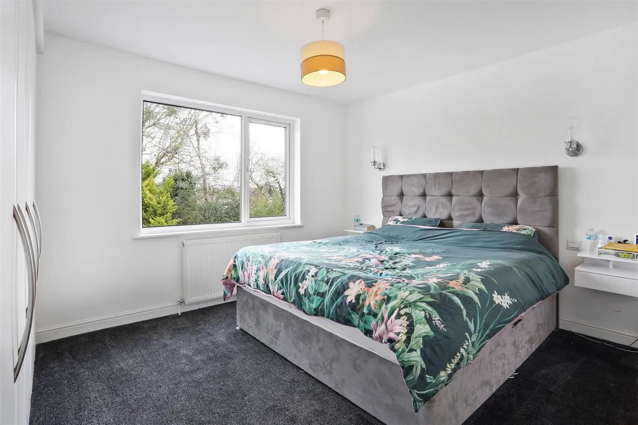Gander Green Lane, Cheam, SM3, photo 19
