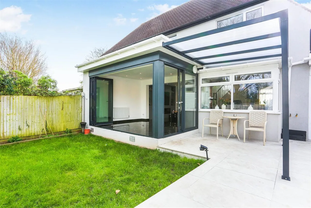 Gander Green Lane, Cheam, SM3, photo 26