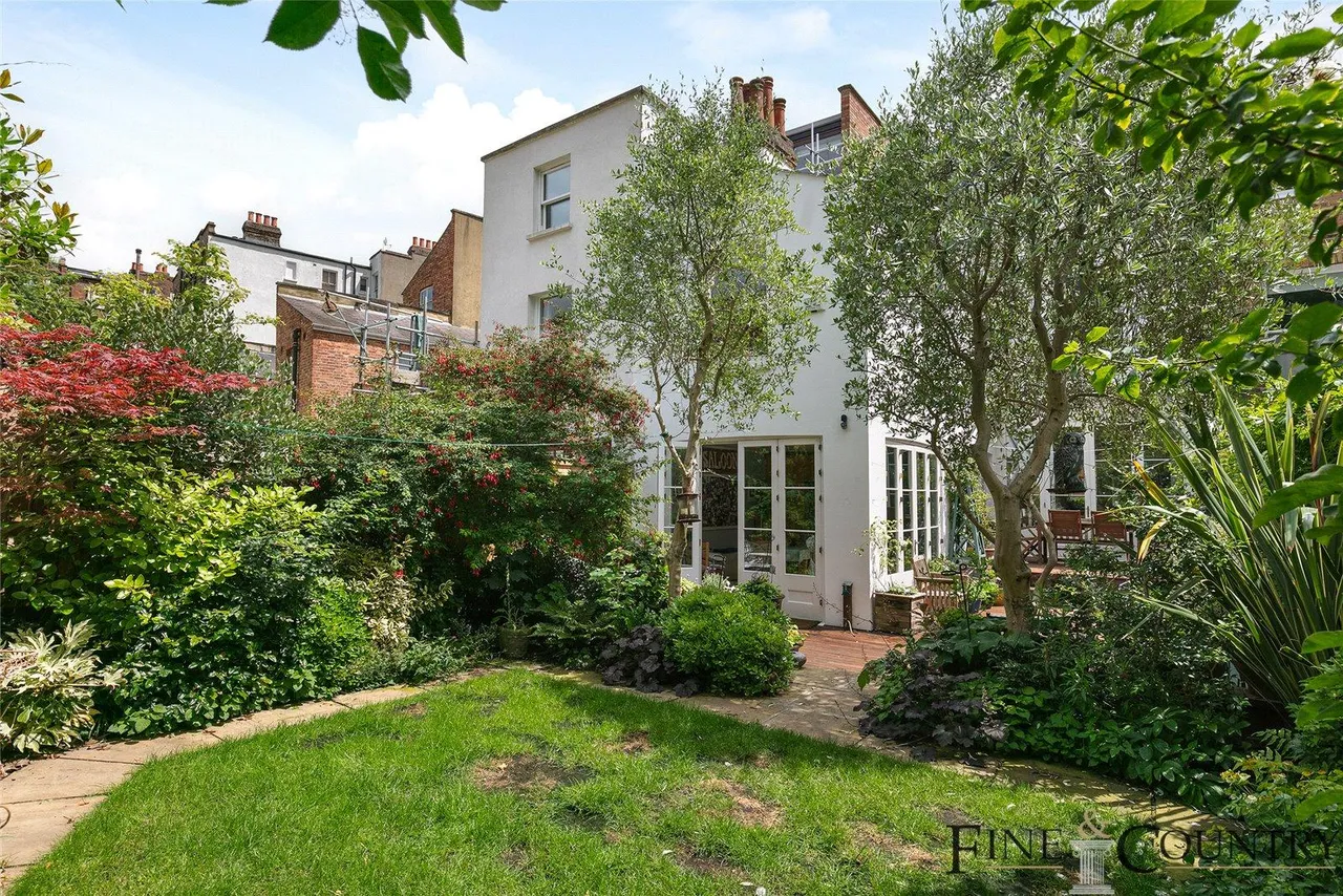 Lyncroft Gardens, London, photo 29