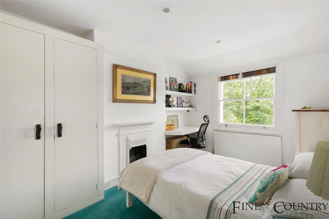 Lyncroft Gardens, London, photo 19
