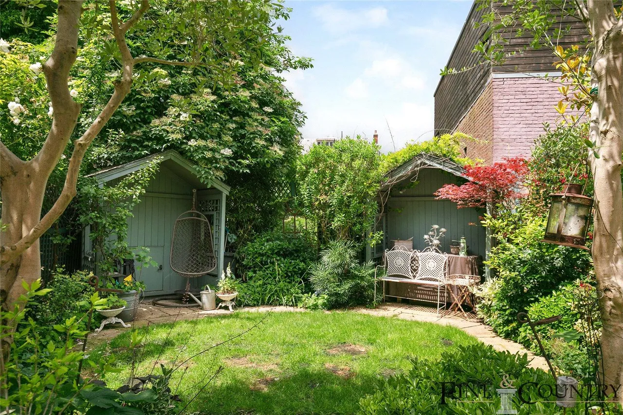 Lyncroft Gardens, London, photo 28