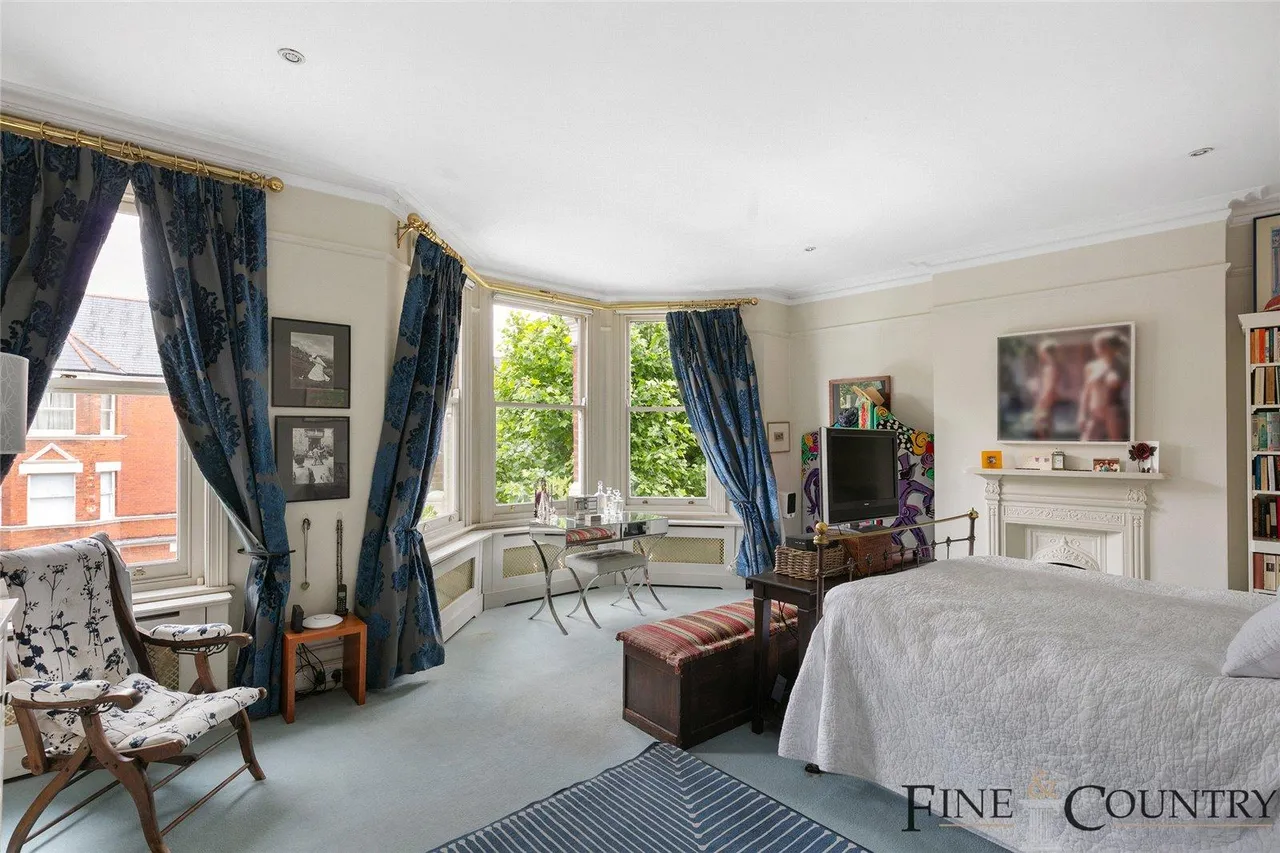 Lyncroft Gardens, London, photo 16