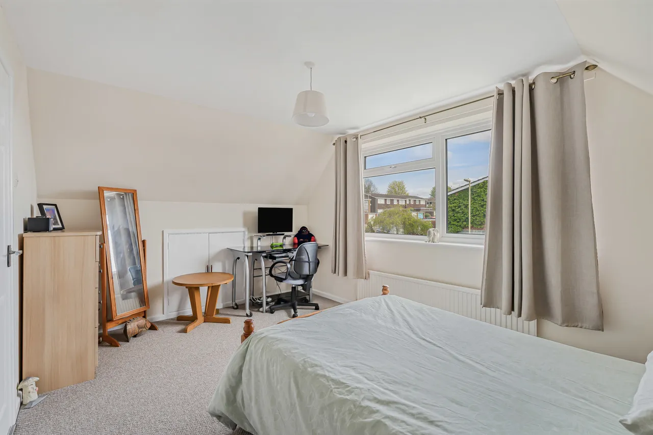 Heron Close, Alton, GU34, photo 10