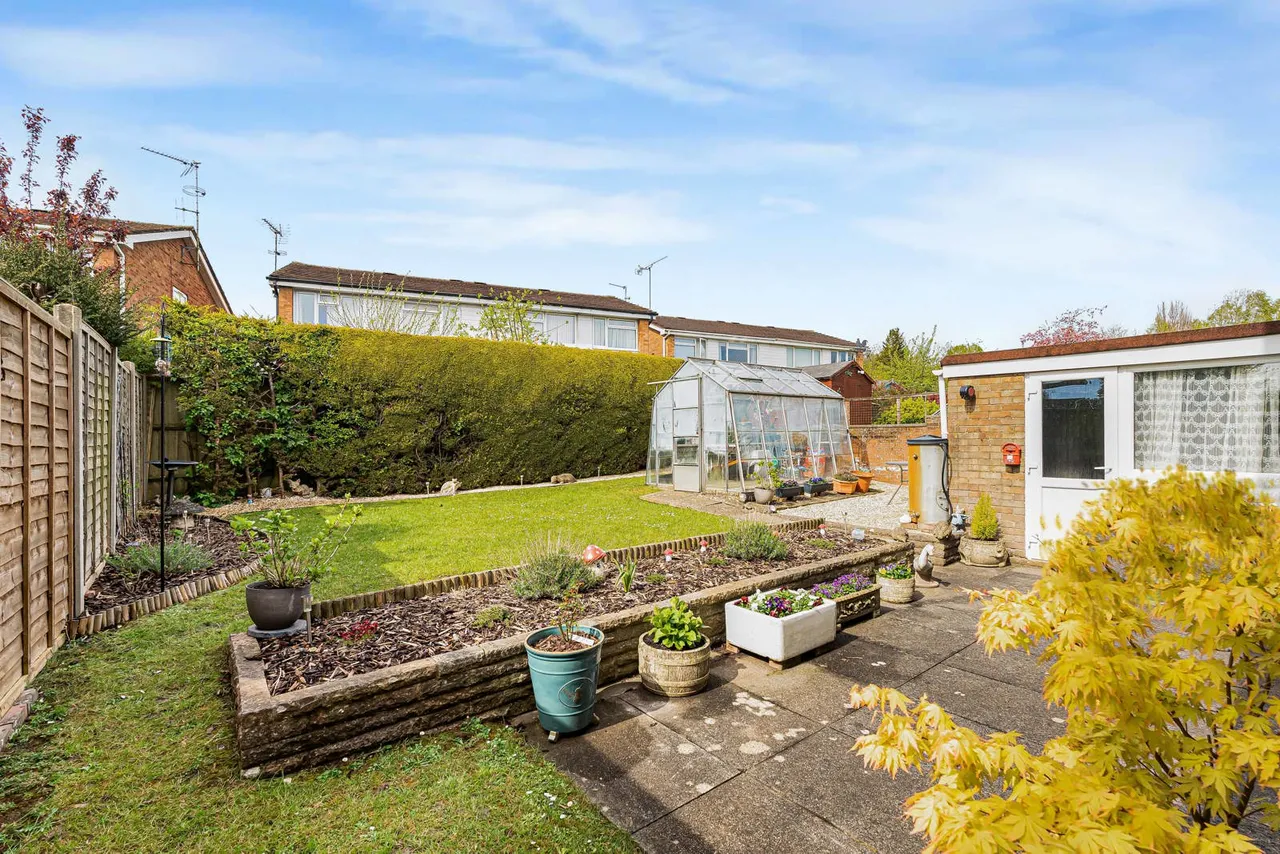 Heron Close, Alton, GU34, photo 11
