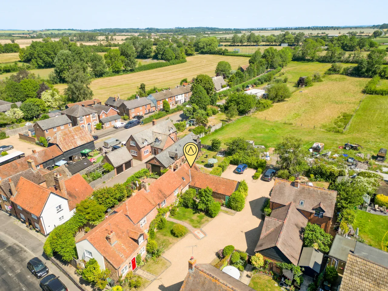 1 bed property for sale, Tring Road, Long Marston