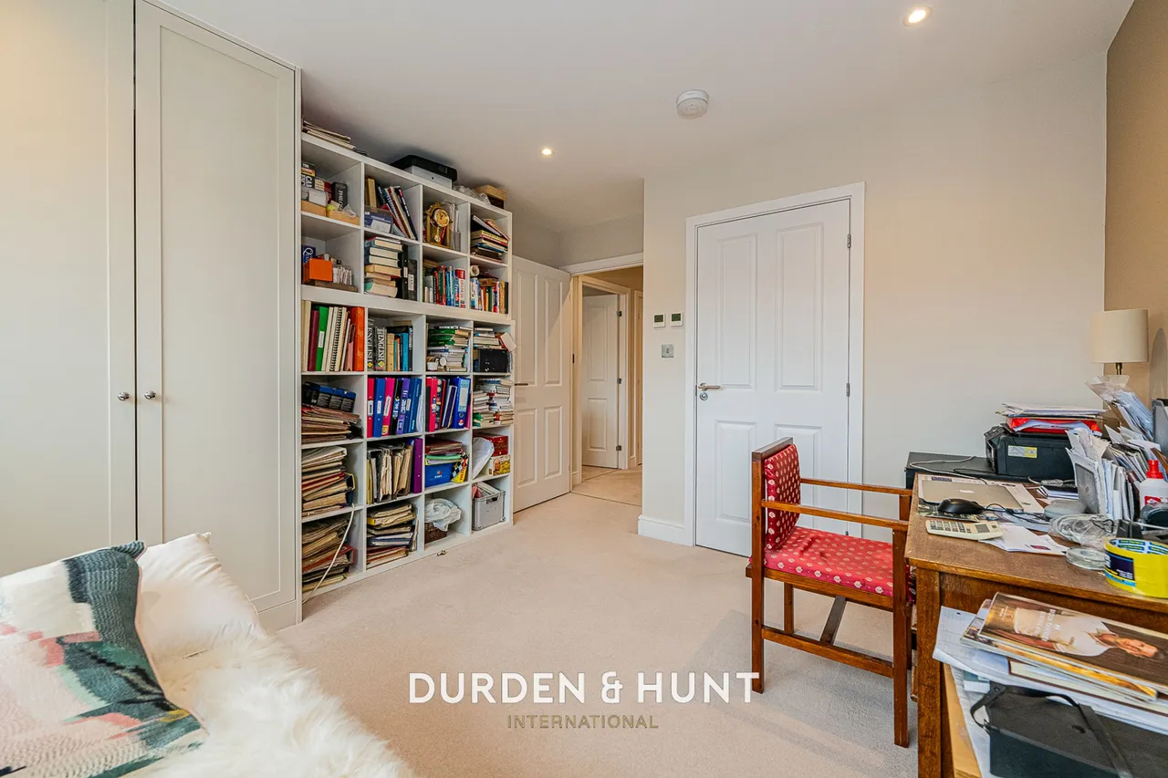 High Road, Loughton, IG10, photo 10