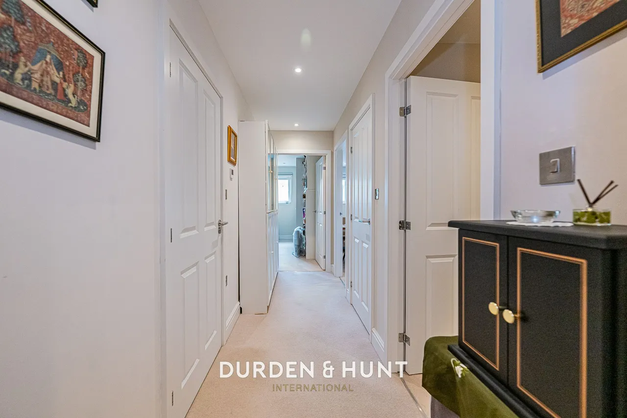 High Road, Loughton, IG10, photo 8