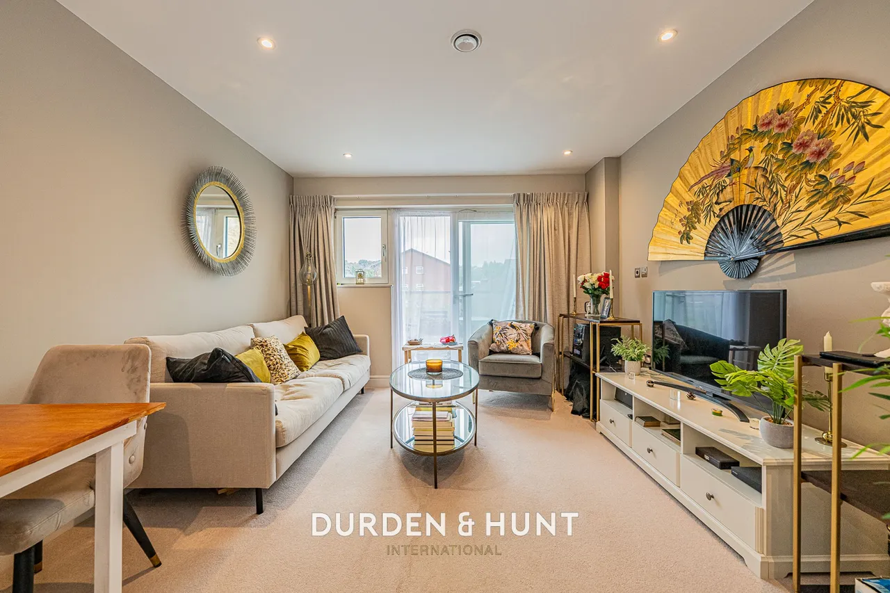 High Road, Loughton, IG10, photo 3