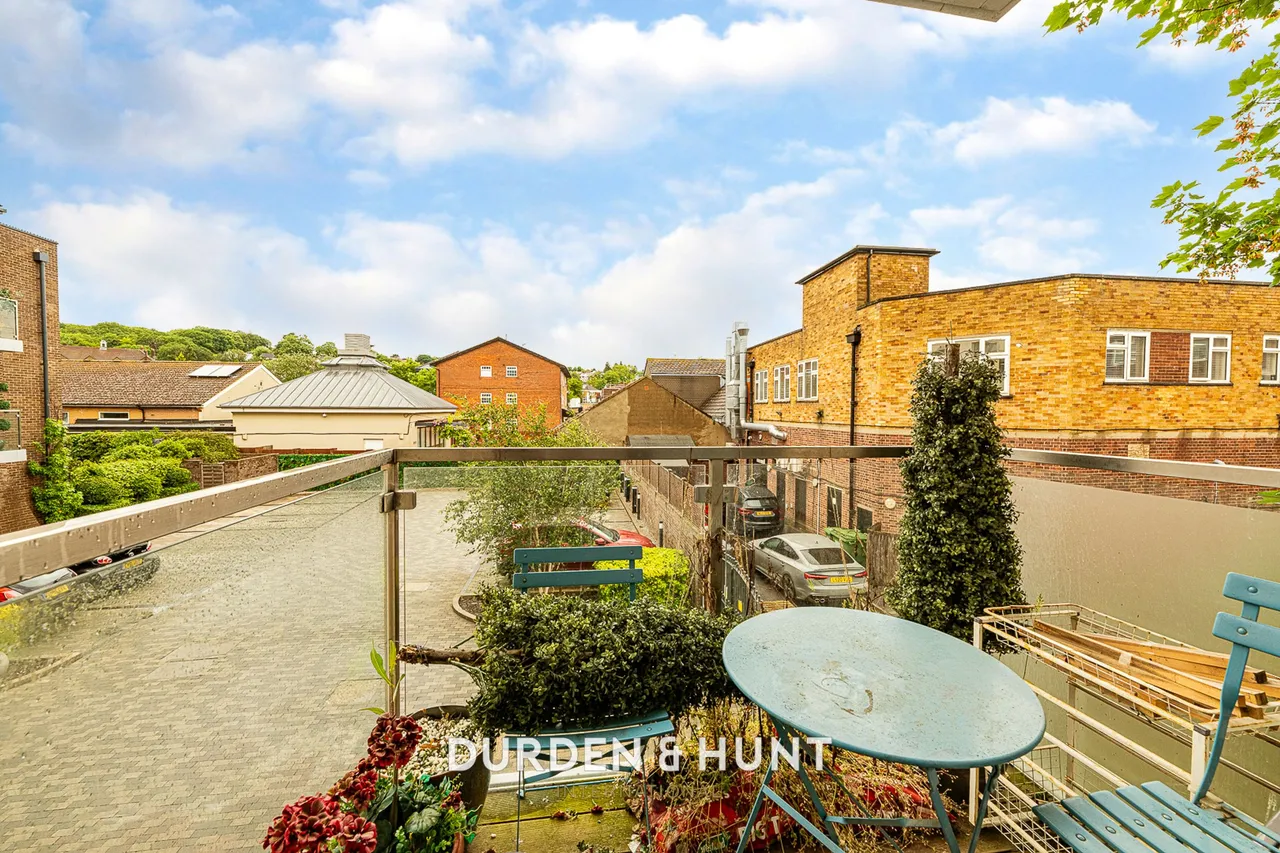 High Road, Loughton, IG10, photo 16