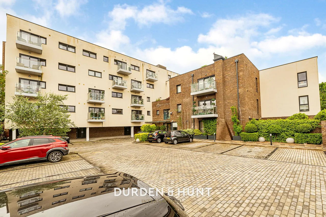 2 bed retirement property for sale, High Road, Loughton, IG10