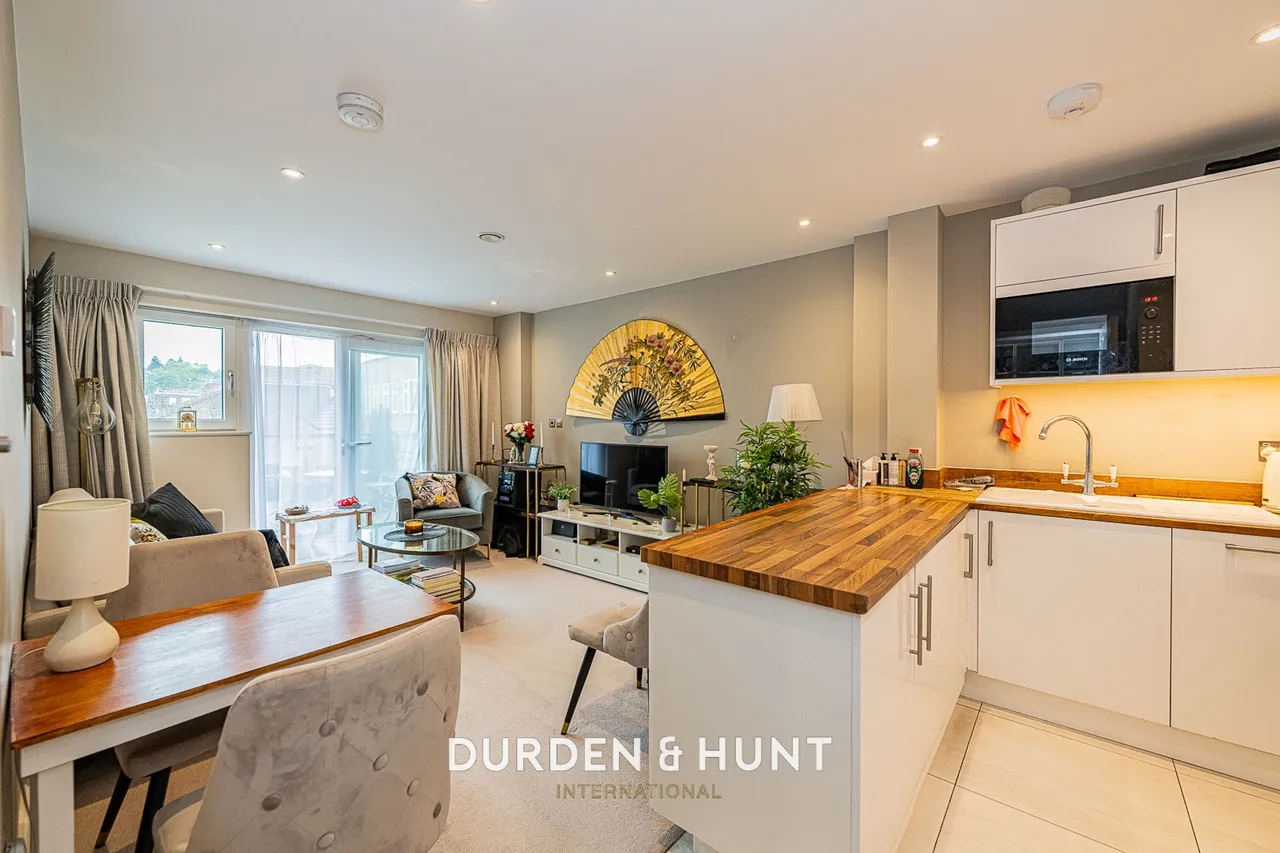 High Road, Loughton, IG10, photo 2