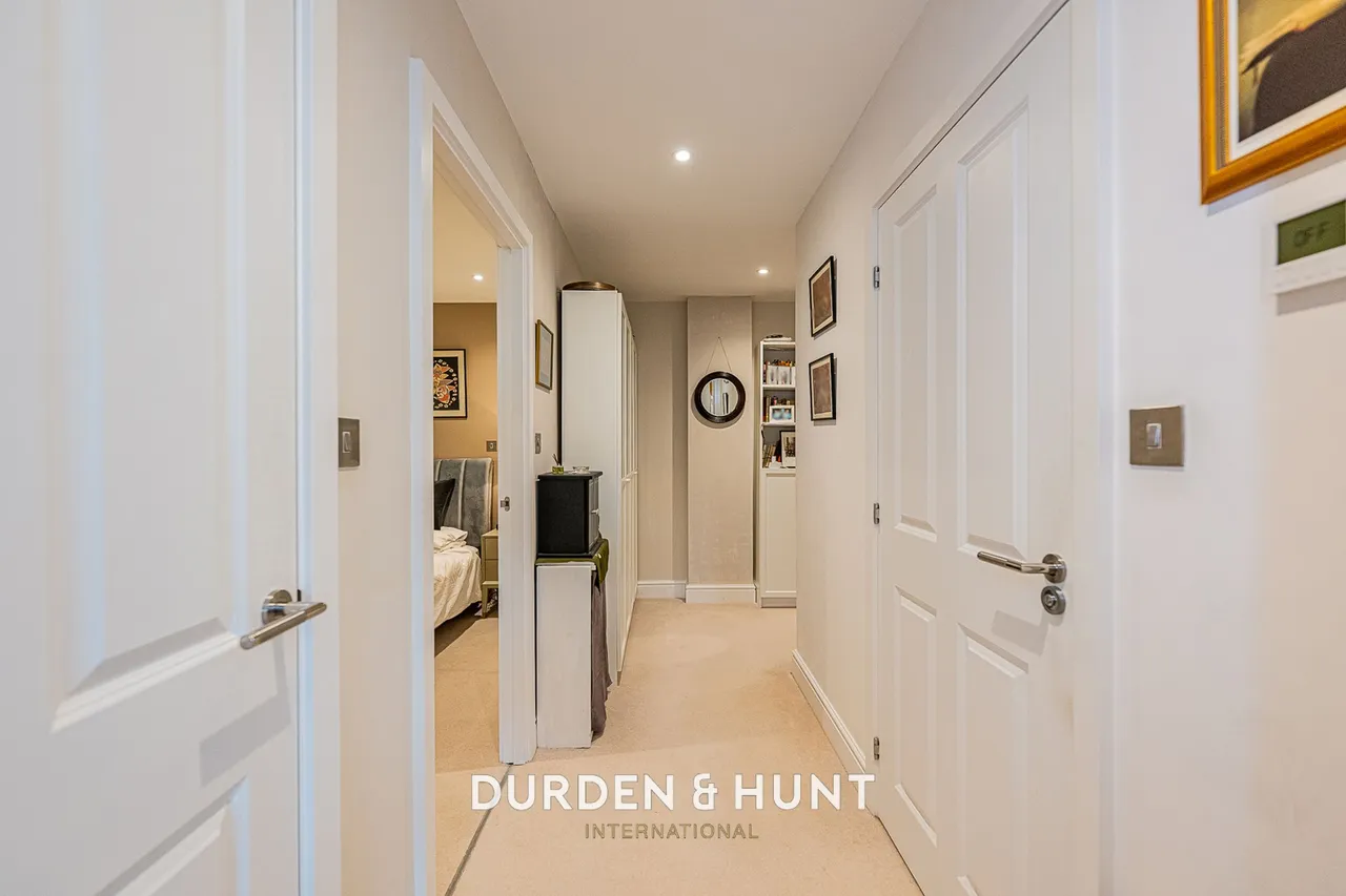 High Road, Loughton, IG10, photo 12
